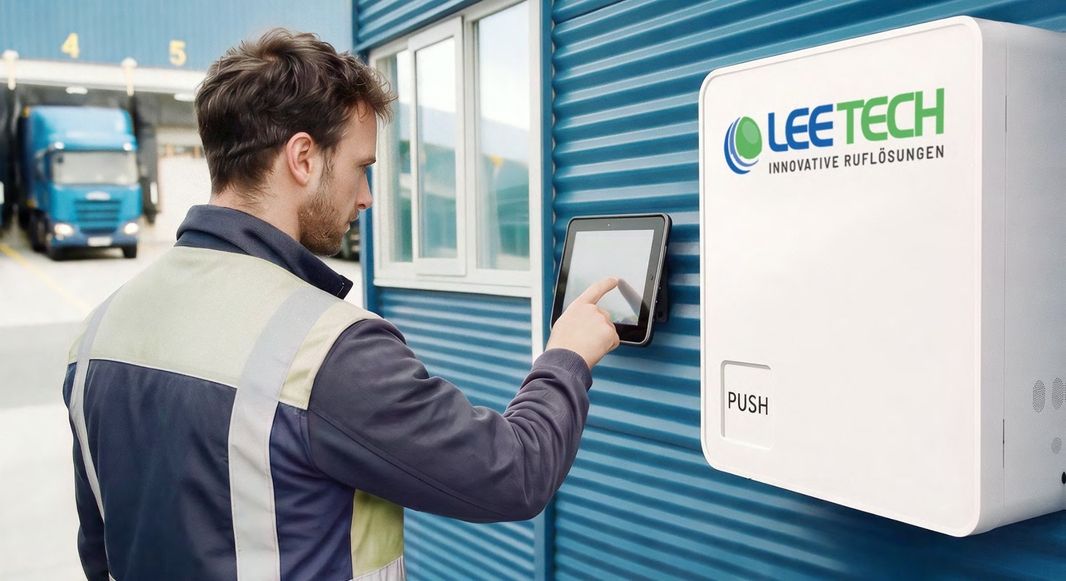Fahrer-Selbstregistrierung am digitalen Terminal für die automatisierte LKW-Abfertigung